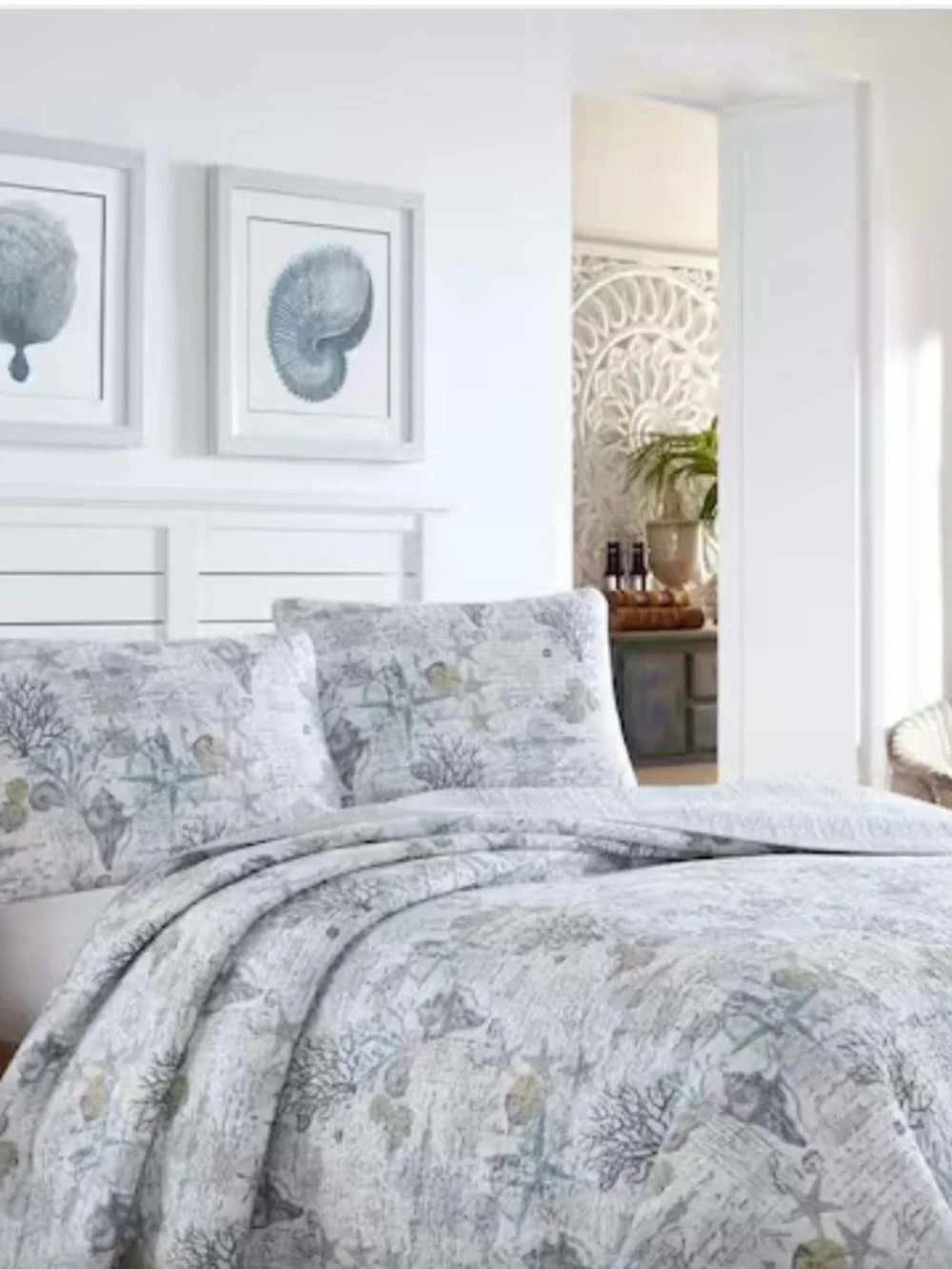 Coastal Print Quilt Set in Light Blue and White Tommy Bahama